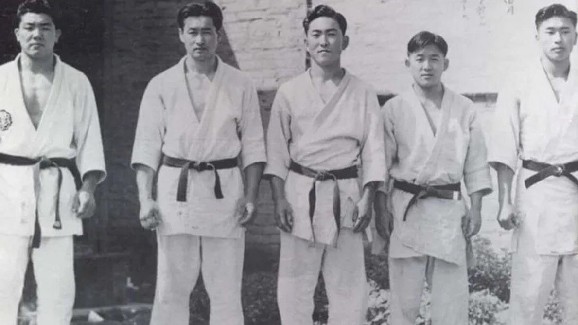 Woven for Battle: How Cotton Became the Armor of Choice in Jiu Jitsu